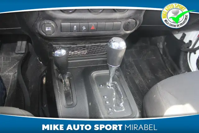 2016 Jeep Wrangler Unlimited 4x4, 4 portes, Sport ! - Photo 14