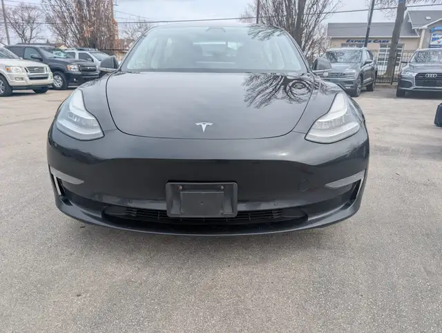 2018 Tesla Model 3 - Photo 4