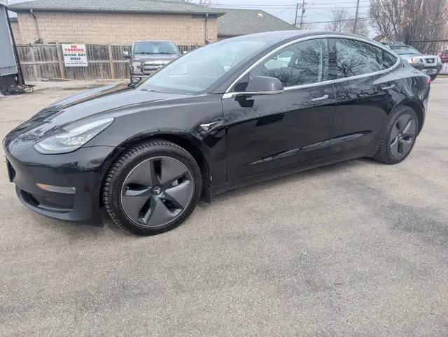 2018 Tesla Model 3 - Photo 5