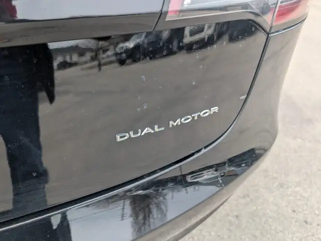 2018 Tesla Model 3 - Photo 10