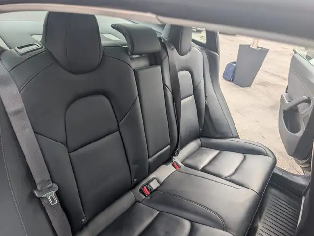 2018 Tesla Model 3 - Photo 17