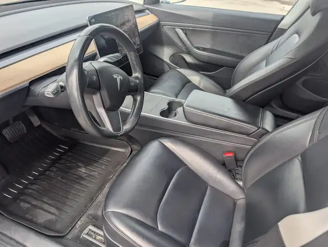 2018 Tesla Model 3 - Photo 20