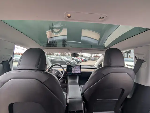 2018 Tesla Model 3 - Photo 21