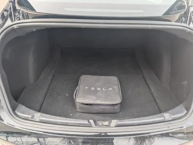 2018 Tesla Model 3 - Photo 27