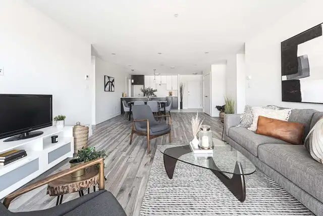 The Sterling Bedford Apartments - 2 Bedroom   Den available at 4 - Photo 4