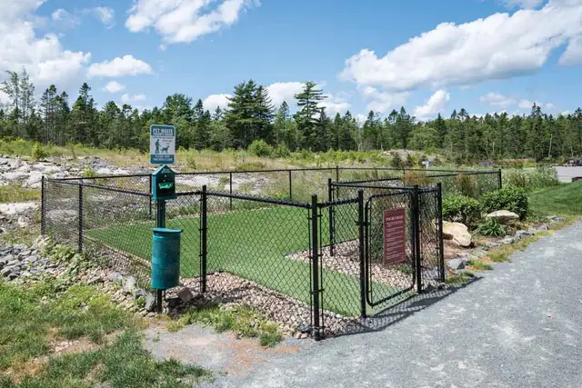 The Sterling Bedford Apartments - 2 Bedroom   Den available at 4 - Photo 15