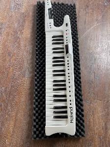 Roland AX7
