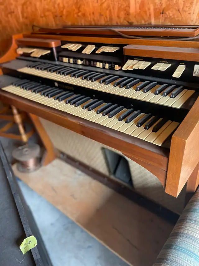 Hammond organ - Photo 2