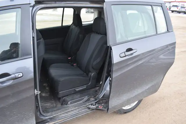 2013 Mazda MAZDA5 Touring - Photo 13