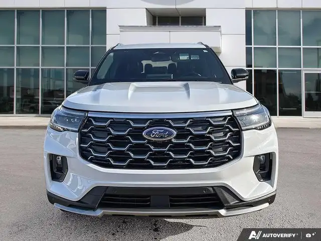 2025 Ford Explorer Platinum - Photo 2