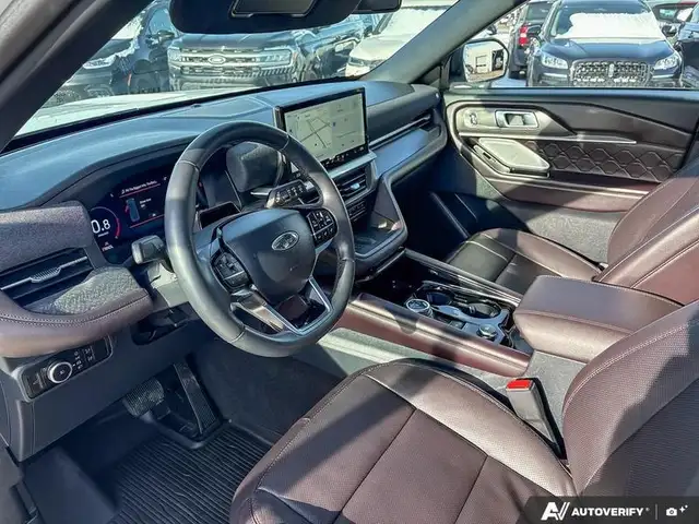 2025 Ford Explorer Platinum - Photo 14