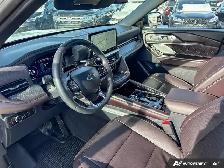 2025 Ford Explorer Platinum - Photo 14