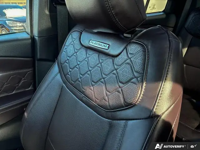 2025 Ford Explorer Platinum - Photo 21