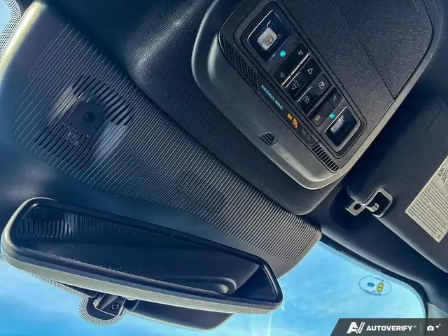 2025 Ford Explorer Platinum - Photo 22