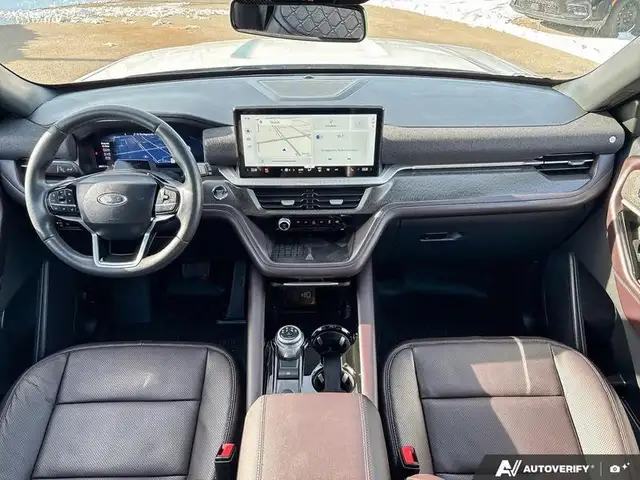 2025 Ford Explorer Platinum - Photo 25