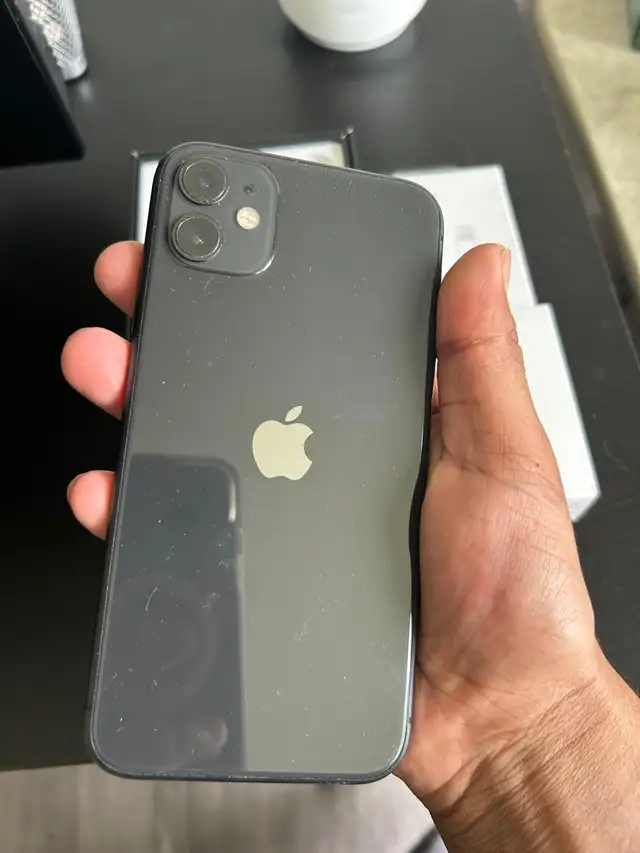 IPHONE 11 64GB 100% battAirpods Pkg/Delivery - Photo 3