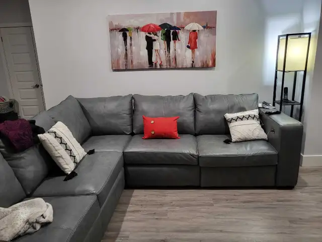 Custom leather recliner. - Photo 3