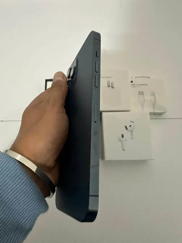 iPhone 12 Pro max 128GB Airpods Pkg/Delivery - Photo 5