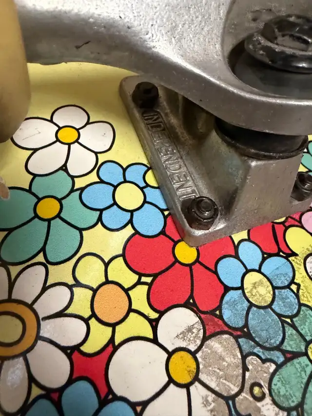 RipNDip Skateboard - Photo 3