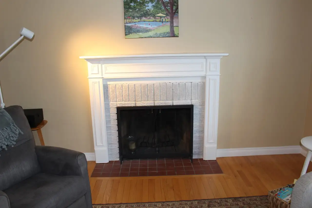 Fireplace mantle - Manteau de foyer