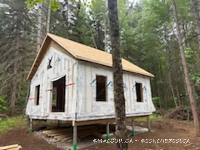 CHALET/ MINI MAISON 20X22 - KIT CHARPENTE PCC -ASSEMBLAGE DISPO.