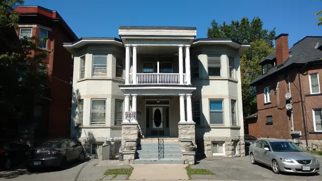 Sandy Hill Basement Bachelor/Studio Apartment (257 Daly Ave)