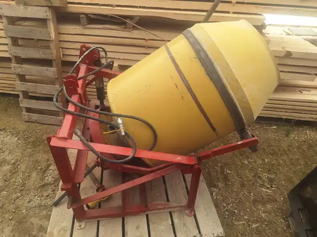 Cement mixer - Photo 2