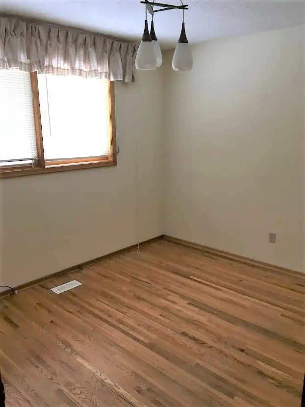 8 bedroom home near Carleton university, available may 1st - Photo 12