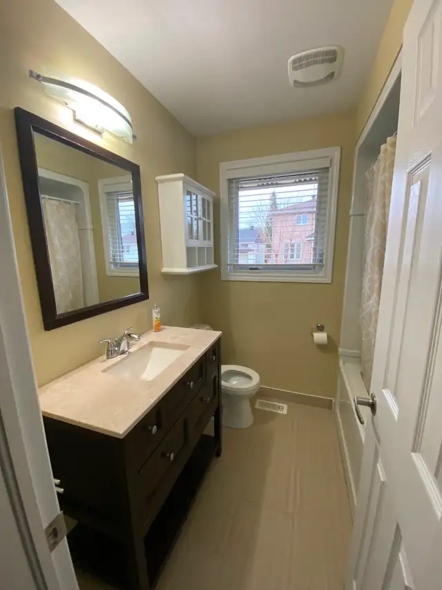 3 BEDROOM APT. in St. Claire Gardens, near Algonquin College - Photo 5