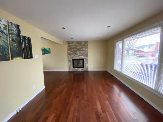 3 BEDROOM APT. in St. Claire Gardens, near Algonquin College - Photo 7