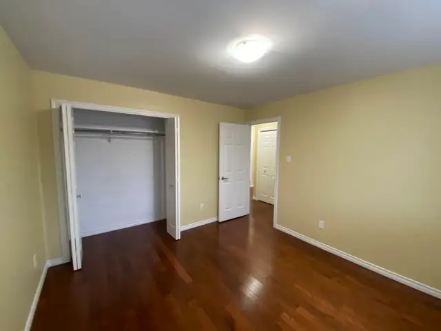 3 BEDROOM APT. in St. Claire Gardens, near Algonquin College - Photo 10