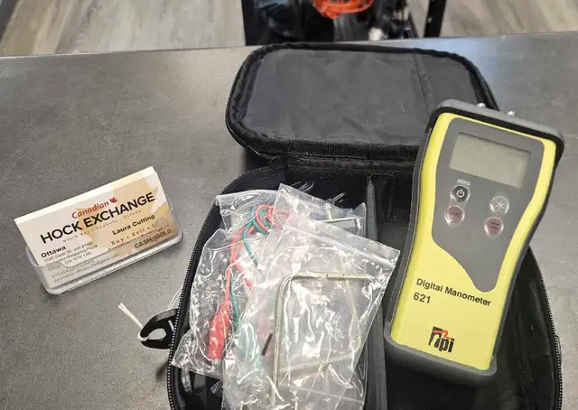 TPI Digital Manometer 621 with accessories