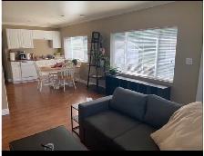 White Rock Upper Suite - Photo 2