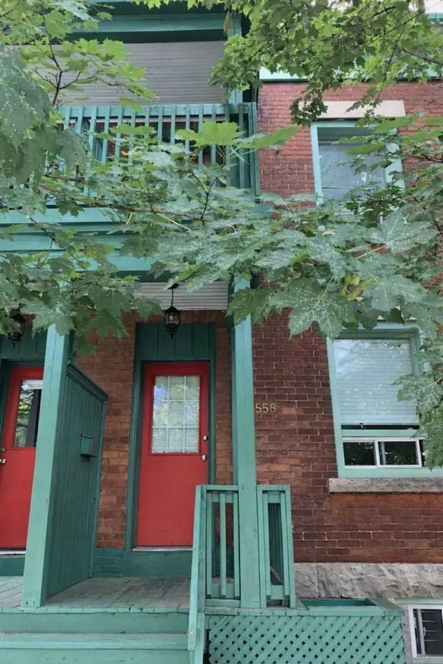 5 Bedroom Townhouse on Gladstone! - Photo 10
