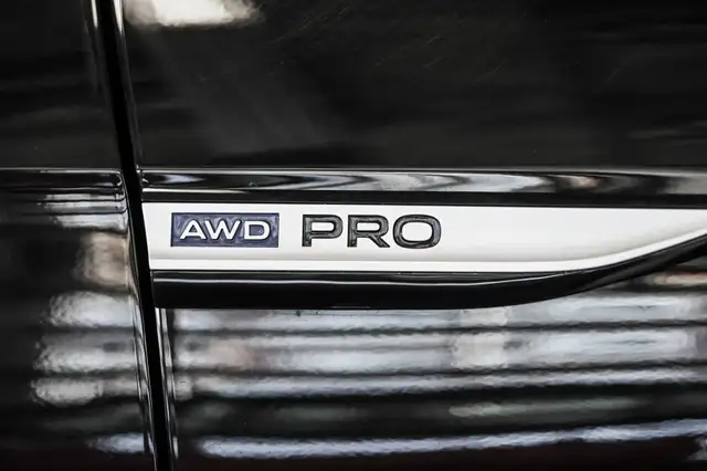 2024 Volkswagen ID.4 Pro AWD | GPS | Mags 20 | Sièges chauffants - Photo 9