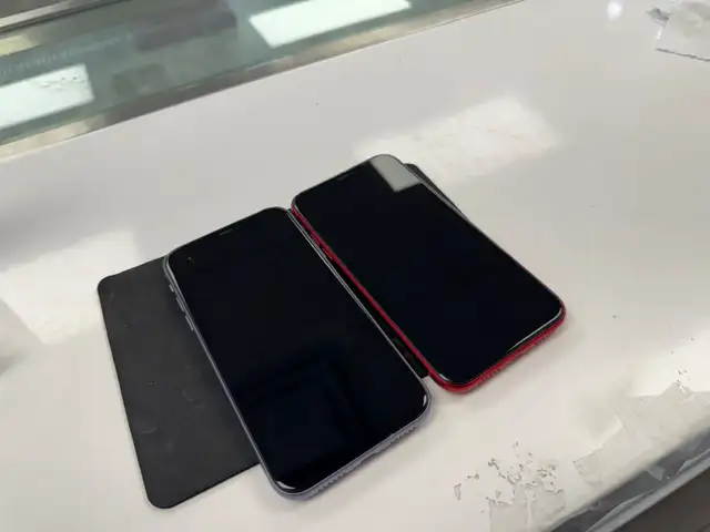 Unlocked iphone 11 with 1 year warranty ! - Photo 3