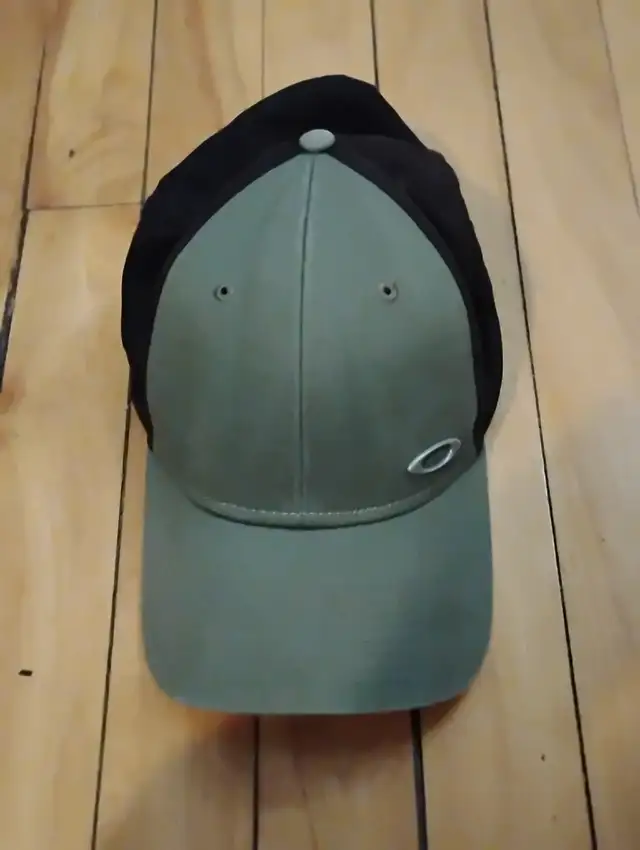 Oakley Tinfoil Cap Mens L XL Flex Fit Grigio Scuro Grey New Era