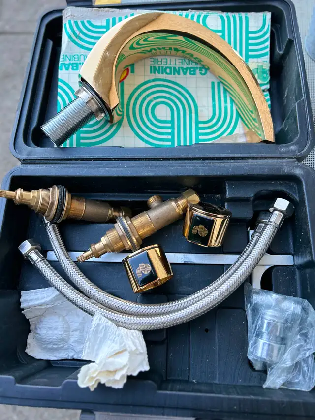 NEW SOLID BRASS POLISHED TUB FAUCETAS PICTURED