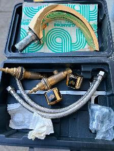 NEW SOLID BRASS POLISHED TUB FAUCETAS PICTURED