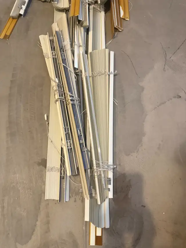 free aluminum Venetian blinds