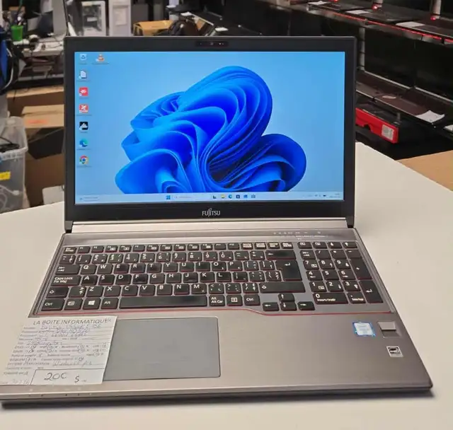 Laptop Fujitsu Lifebook E756 i7-6600 8Go DDR4 SSD 240Go 15,6po