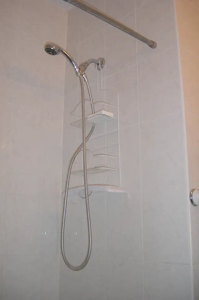 Room with private balcony near University - Photo 9