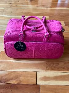 Beautiful Women's Pink Travel Bag BRAND NEW with Keys