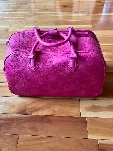 Beautiful Women's Pink Travel Bag BRAND NEW with Keys - Photo 4