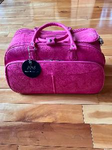 Beautiful Women's Pink Travel Bag BRAND NEW with Keys - Photo 7