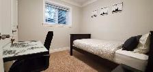 Female - (1) Fully Furnished Room for rent - avail from April 16 - Photo 5