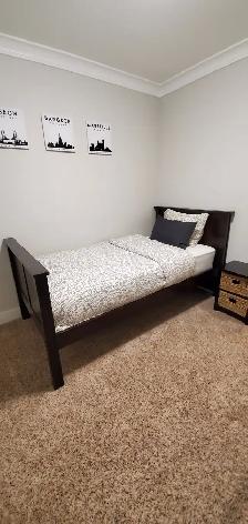 Female - (1) Fully Furnished Room for rent - avail from April 16 - Photo 6