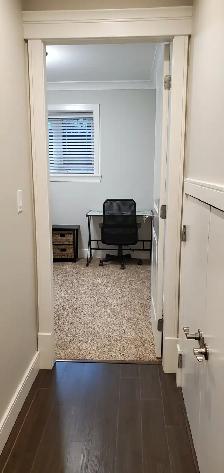 Female - (1) Fully Furnished Room for rent - avail from April 16 - Photo 7