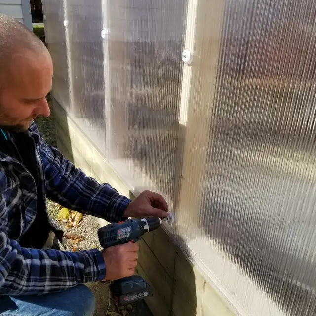 GREENHOUSE POLYCARBONATE PANELS