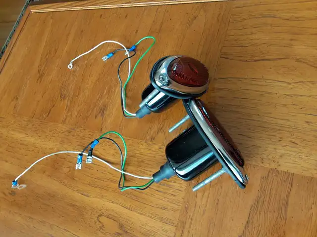 1939 FORD  LED  TAIL LIGHTS ...LIKE NEW - Photo 2